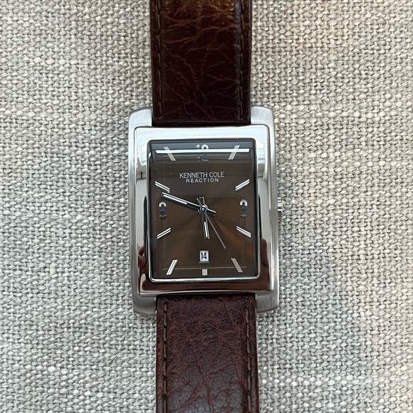 Kenneth Cole Men’s Leather Watch (with Date) - Picture 2 of 11